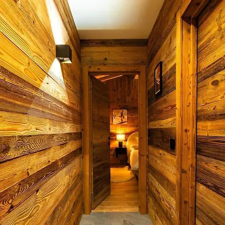 Chalet De Gamme * L'echappee Belle * *